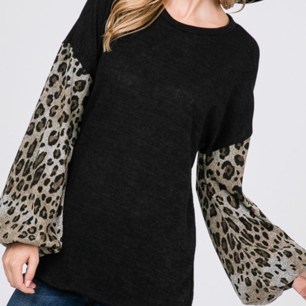 🎉2X HP🎉LAST 1 LEOPARD PRINT SLEEVES KNIT TOP - Picture 2 of 8